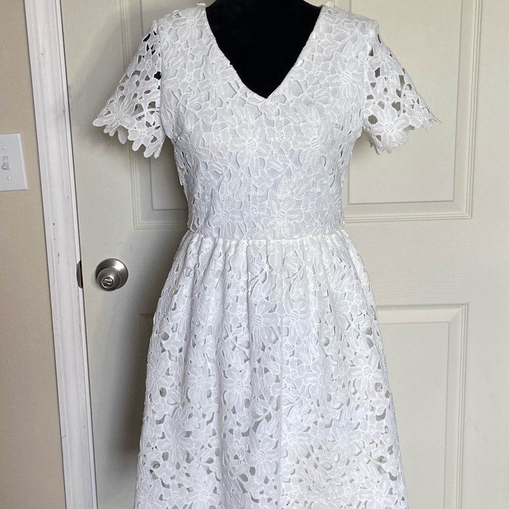 Dee Elly White lace dress size: M